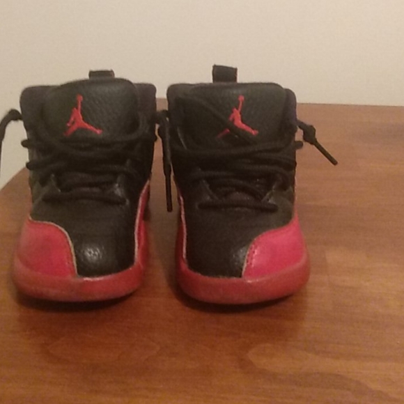 Retro 12 - Picture 3 of 4